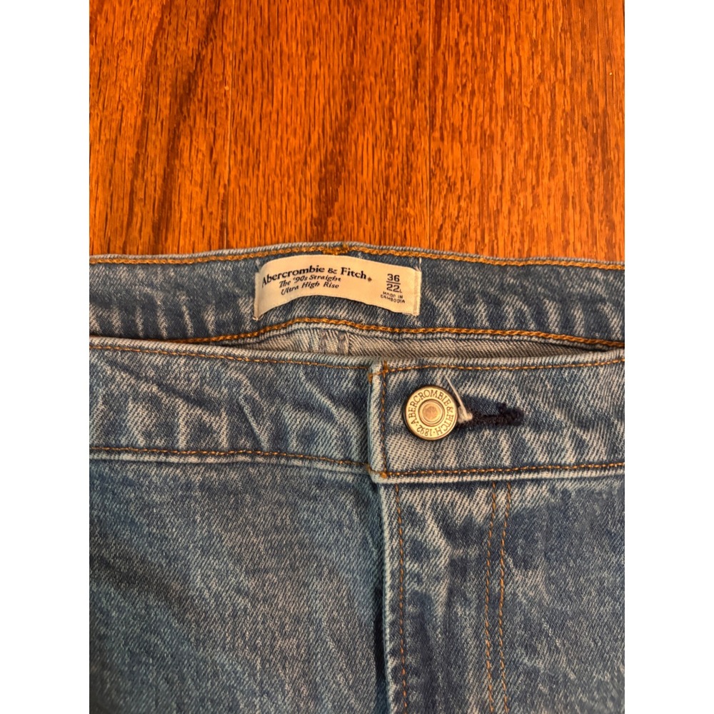 Abercrombie & Fitch The 90's Straight Ultra High Rise Jeans Size 36x22 - Picture 6 of 11